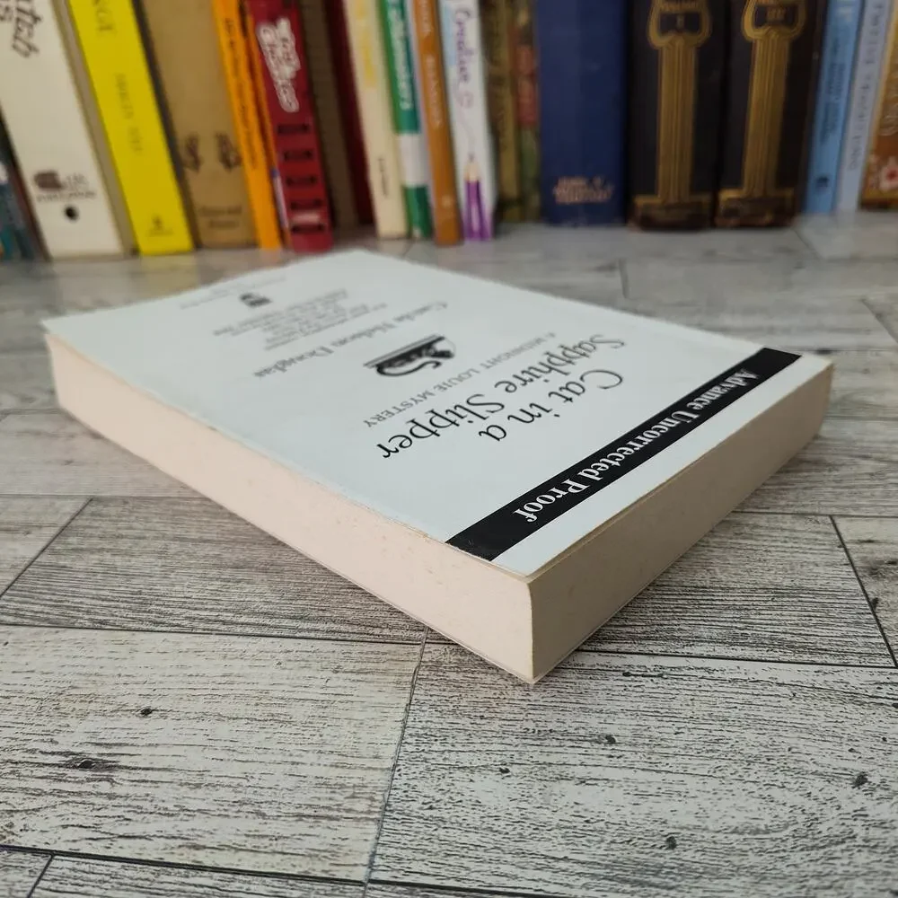 Book cat sapphire
